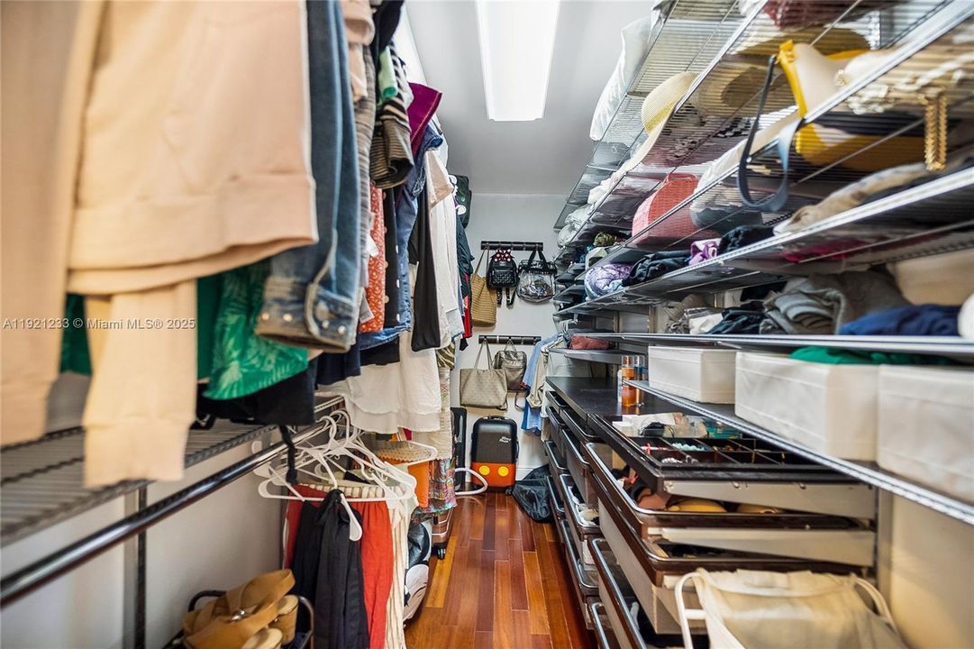 В аренду: $6,600 (4 спален, 3 ванн, 2200 Квадратных фут)