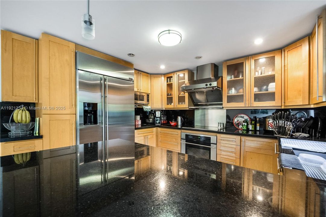 В аренду: $6,600 (4 спален, 3 ванн, 2200 Квадратных фут)