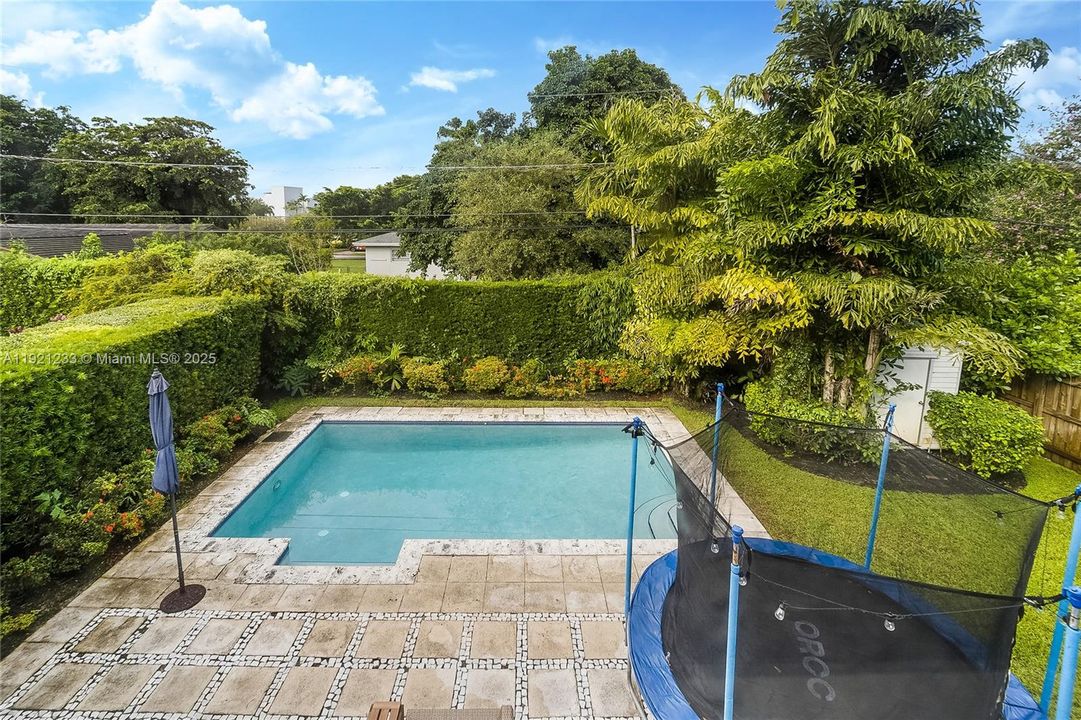 В аренду: $6,600 (4 спален, 3 ванн, 2200 Квадратных фут)