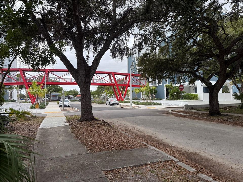 待售: $725,000 (0 贝兹, 0 浴室, 1370 平方英尺)