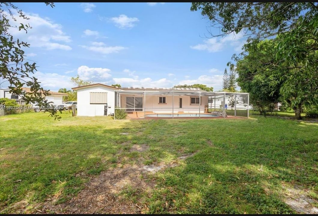 For Rent: $4,200 (4 beds, 2 baths, 1834 Square Feet)