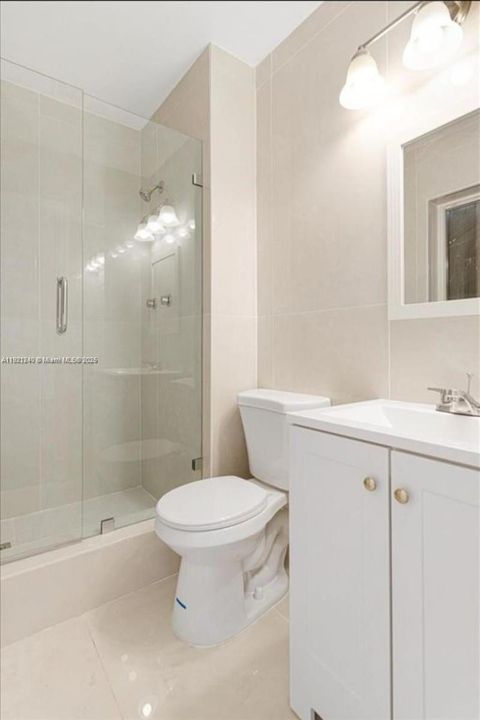 For Rent: $4,200 (4 beds, 2 baths, 1834 Square Feet)