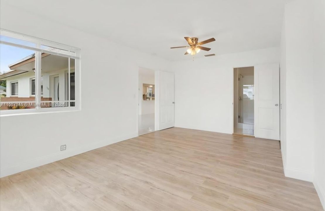 For Rent: $4,200 (4 beds, 2 baths, 1834 Square Feet)