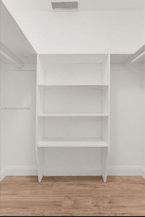 For Rent: $4,200 (4 beds, 2 baths, 1834 Square Feet)