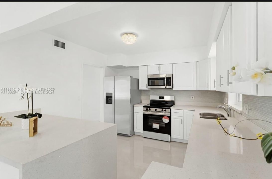 For Rent: $4,200 (4 beds, 2 baths, 1834 Square Feet)