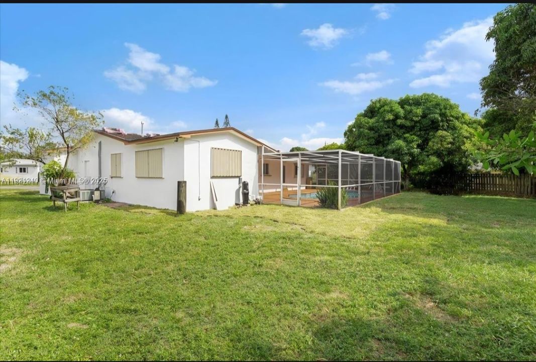 For Rent: $4,200 (4 beds, 2 baths, 1834 Square Feet)