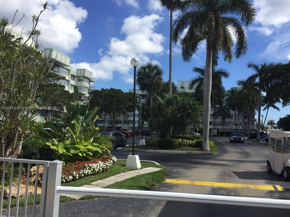 待售: $335,000 (2 贝兹, 2 浴室, 1213 平方英尺)