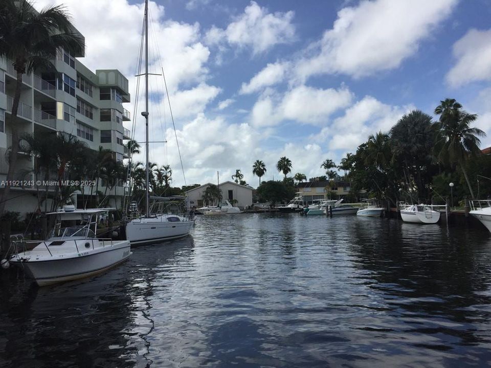 待售: $335,000 (2 贝兹, 2 浴室, 1213 平方英尺)