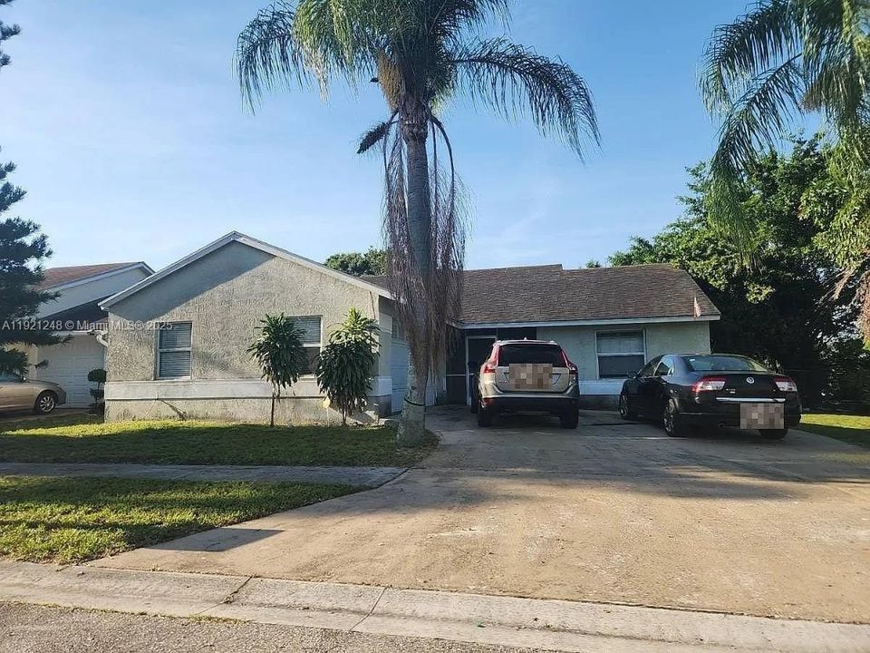 For Sale: $359,000 (3 beds, 2 baths, 1607 Square Feet)