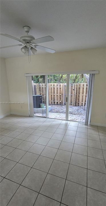 В аренду: $2,100 (2 спален, 2 ванн, 1069 Квадратных фут)