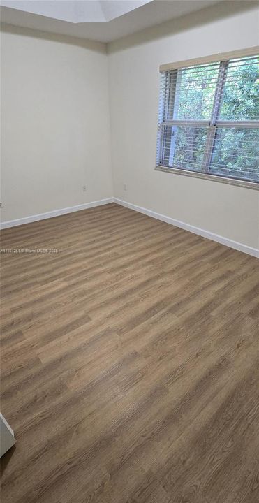 В аренду: $2,100 (2 спален, 2 ванн, 1069 Квадратных фут)