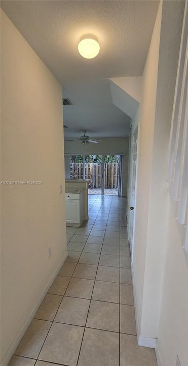 В аренду: $2,100 (2 спален, 2 ванн, 1069 Квадратных фут)