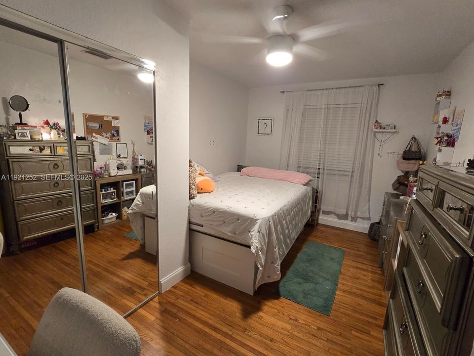 En Venta: $1,800,000 (3 camas, 2 baños, 2130 Pies cuadrados)