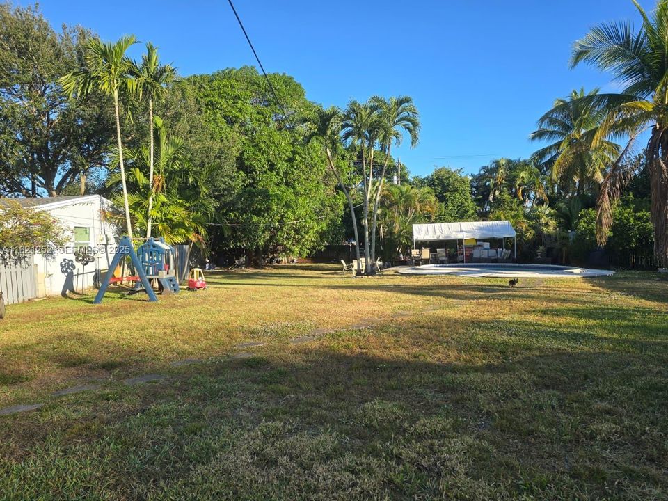 En Venta: $1,800,000 (3 camas, 2 baños, 2130 Pies cuadrados)