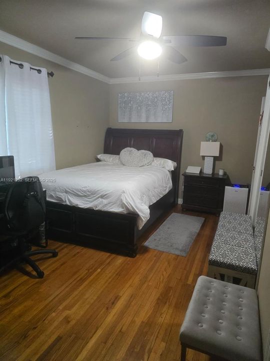 En Venta: $1,800,000 (3 camas, 2 baños, 2130 Pies cuadrados)