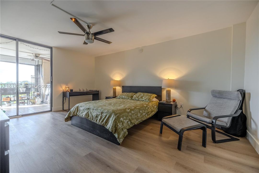 For Rent: $2,800 (2 beds, 2 baths, 1383 Square Feet)