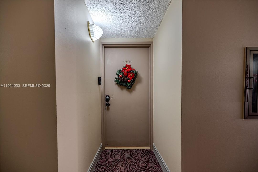 For Rent: $2,800 (2 beds, 2 baths, 1383 Square Feet)