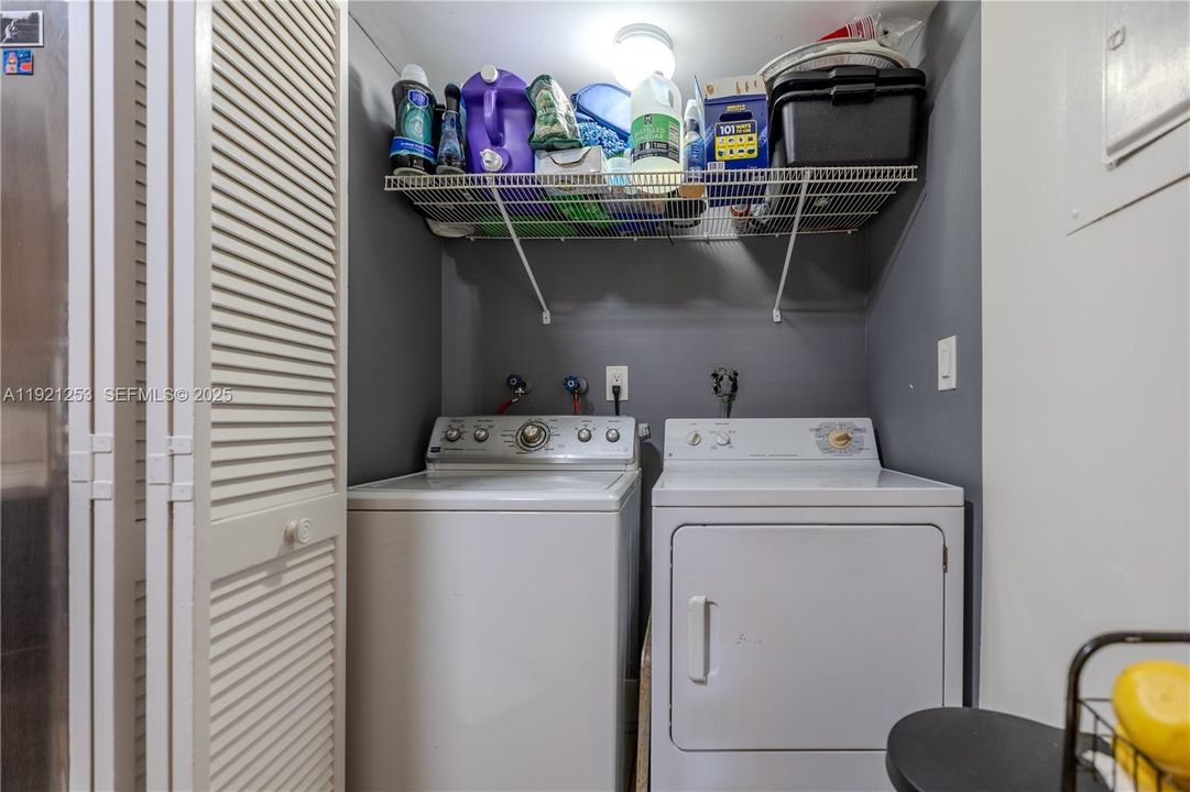 For Rent: $2,800 (2 beds, 2 baths, 1383 Square Feet)