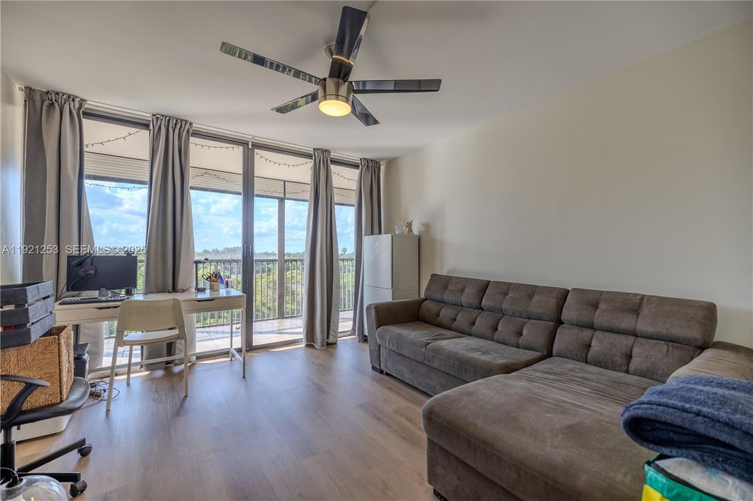 For Rent: $2,800 (2 beds, 2 baths, 1383 Square Feet)