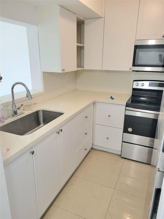 出租: $1,550 (1 贝兹, 1 浴室, 800 平方英尺)