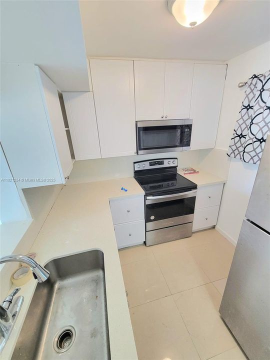 出租: $1,550 (1 贝兹, 1 浴室, 800 平方英尺)