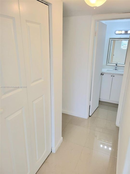 出租: $1,550 (1 贝兹, 1 浴室, 800 平方英尺)