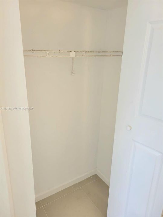 出租: $1,550 (1 贝兹, 1 浴室, 800 平方英尺)