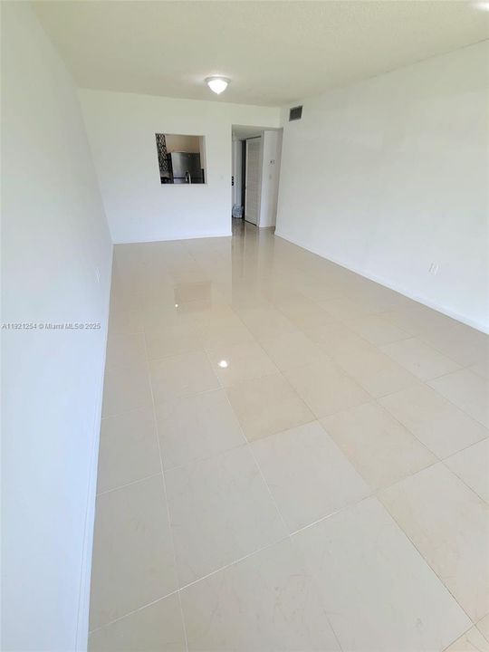 出租: $1,550 (1 贝兹, 1 浴室, 800 平方英尺)