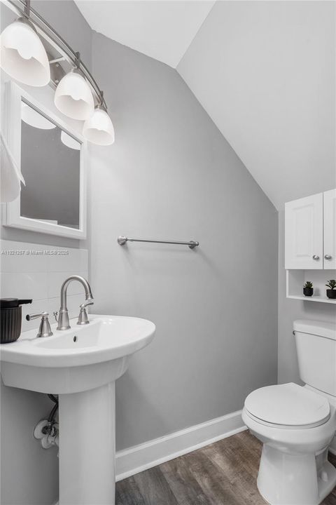 For Rent: $3,650 (3 beds, 2 baths, 1750 Square Feet)