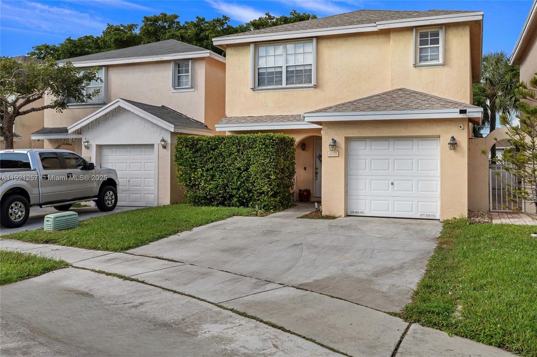 For Rent: $3,650 (3 beds, 2 baths, 1750 Square Feet)