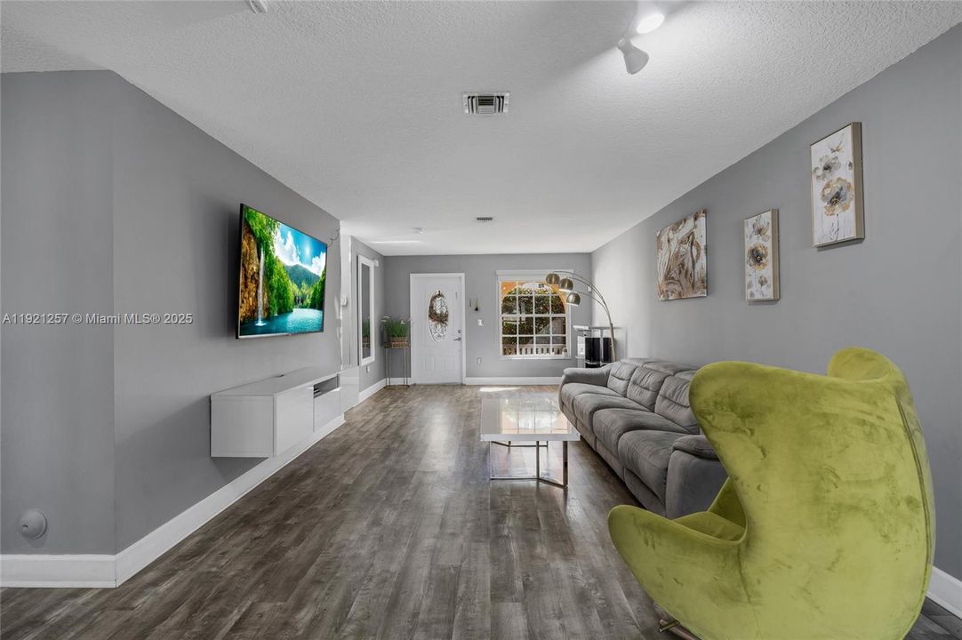 For Rent: $3,650 (3 beds, 2 baths, 1750 Square Feet)