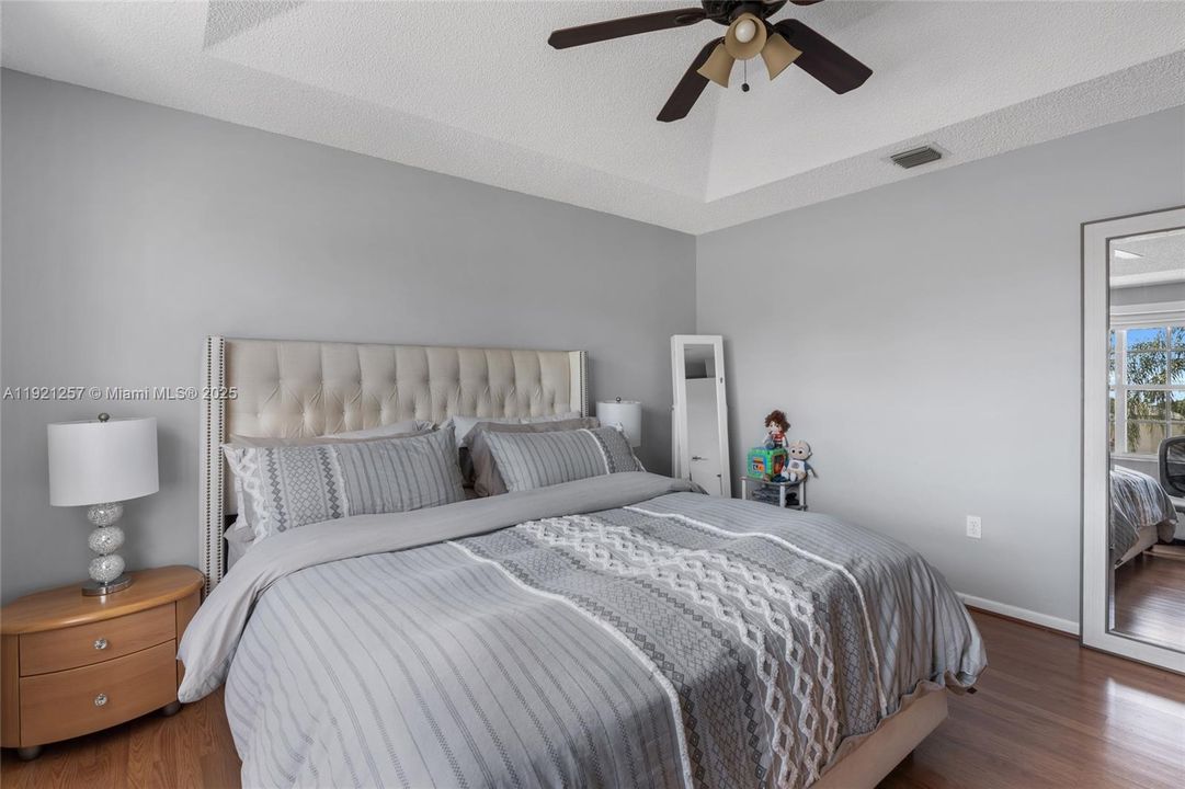 For Rent: $3,650 (3 beds, 2 baths, 1750 Square Feet)