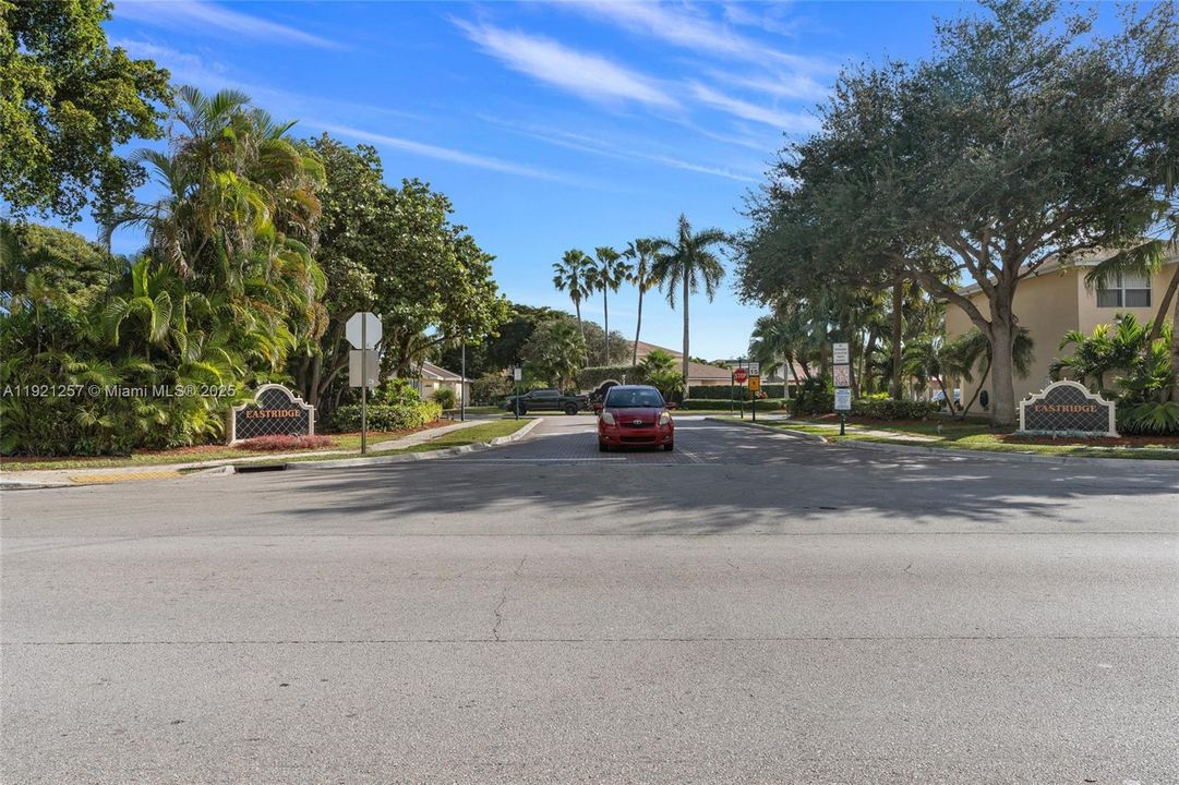 For Rent: $3,650 (3 beds, 2 baths, 1750 Square Feet)