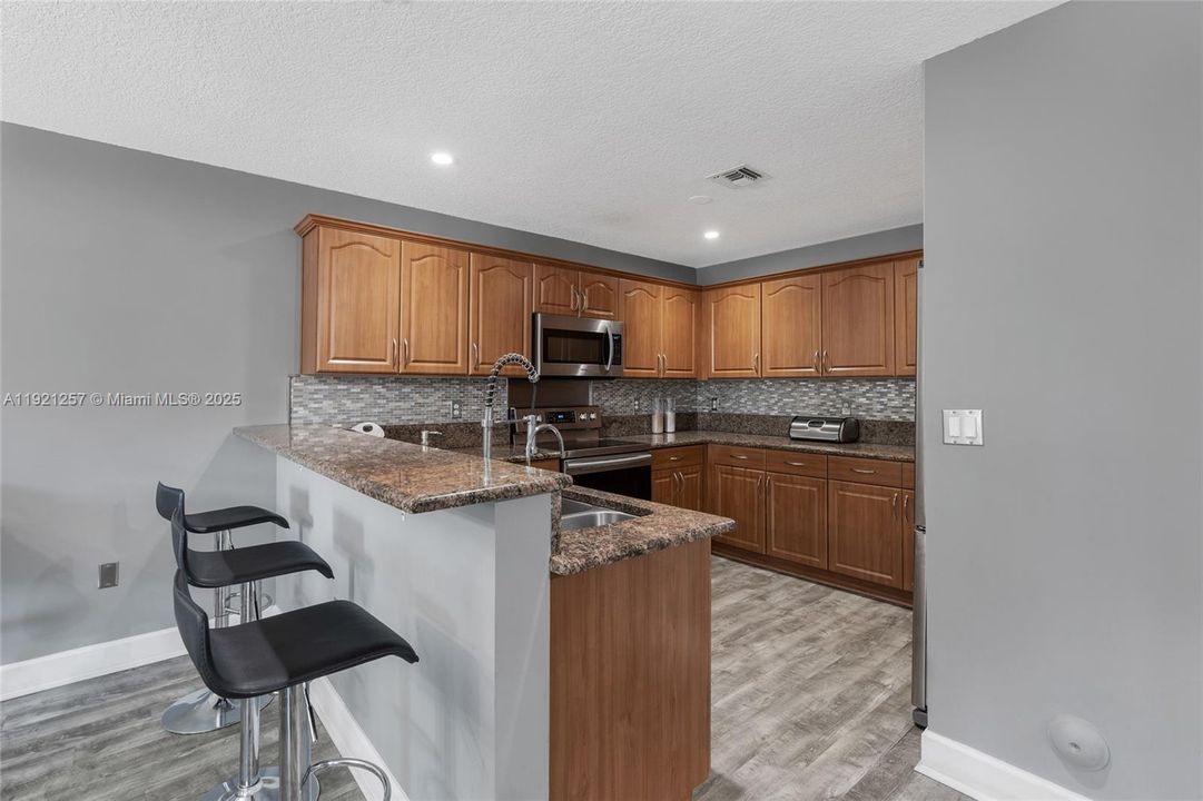 For Rent: $3,650 (3 beds, 2 baths, 1750 Square Feet)