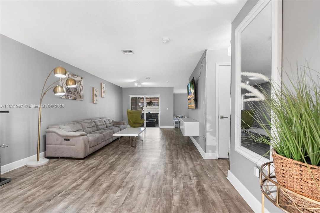 For Rent: $3,650 (3 beds, 2 baths, 1750 Square Feet)