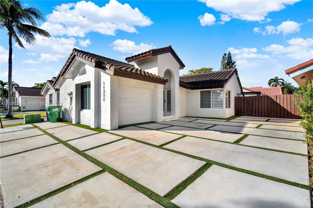 Active With Contract: $3,850 (4 beds, 3 baths, 1359 Square Feet)