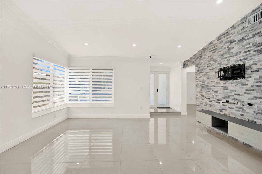 Active With Contract: $3,850 (4 beds, 3 baths, 1359 Square Feet)