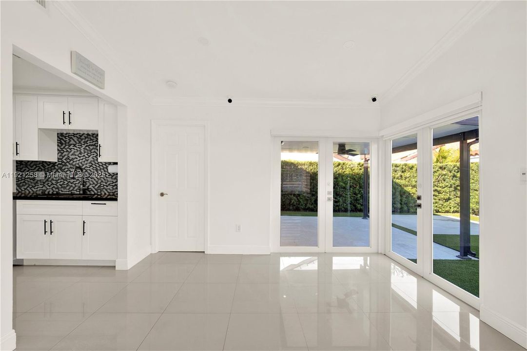 Active With Contract: $3,850 (4 beds, 3 baths, 1359 Square Feet)