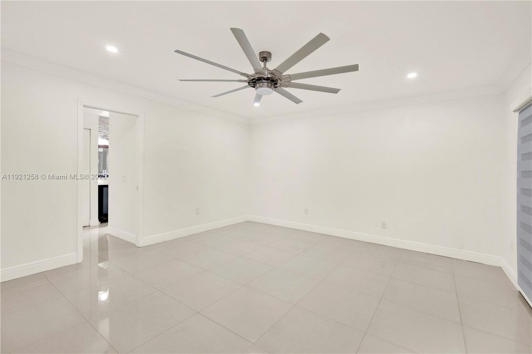 Active With Contract: $3,850 (4 beds, 3 baths, 1359 Square Feet)