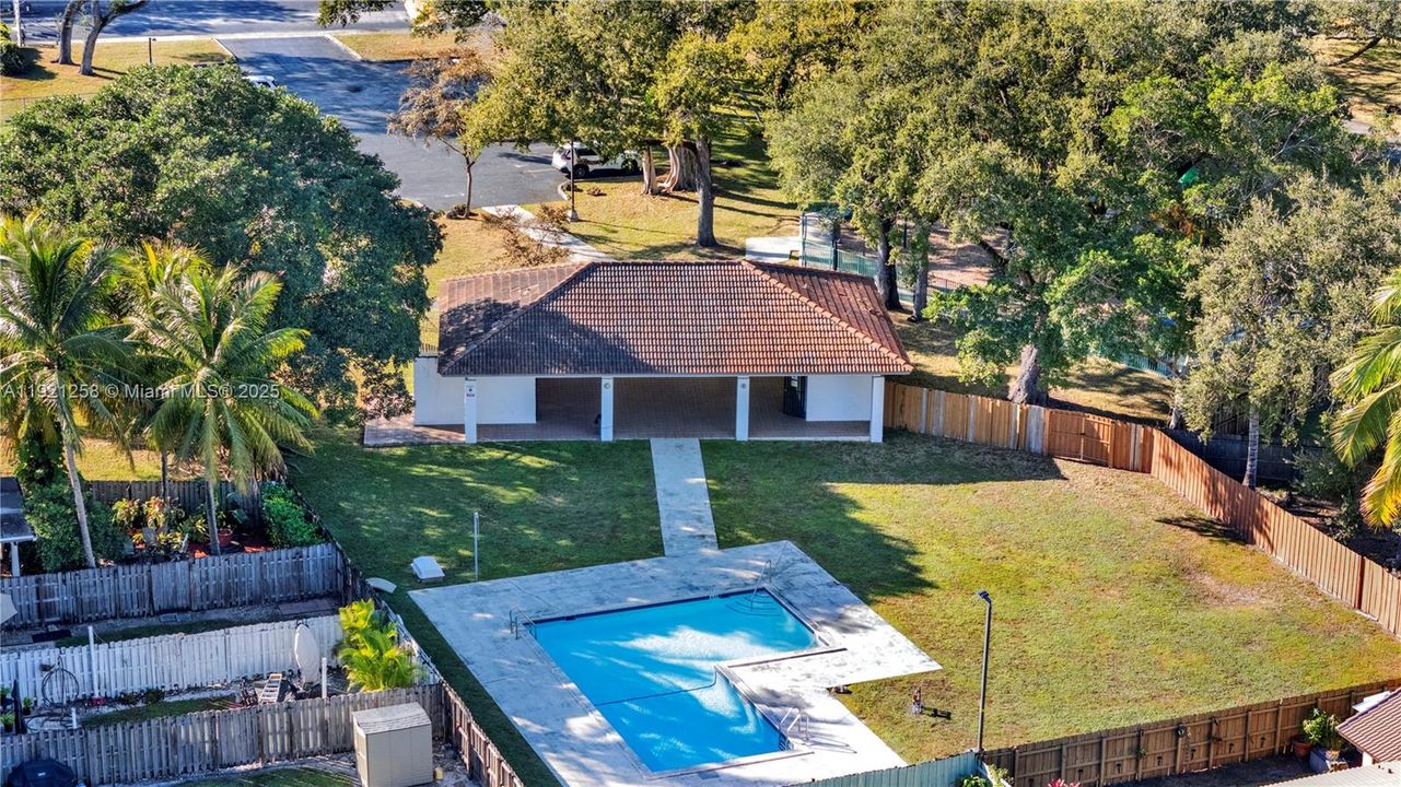 Active With Contract: $3,850 (4 beds, 3 baths, 1359 Square Feet)