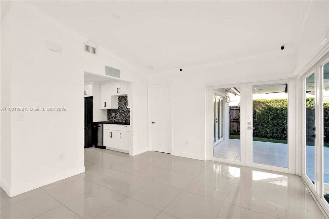 Active With Contract: $3,850 (4 beds, 3 baths, 1359 Square Feet)