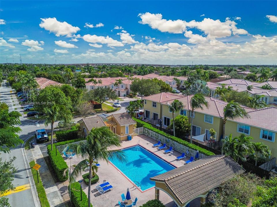 For Sale: $525,000 (3 beds, 2 baths, 1793 Square Feet)