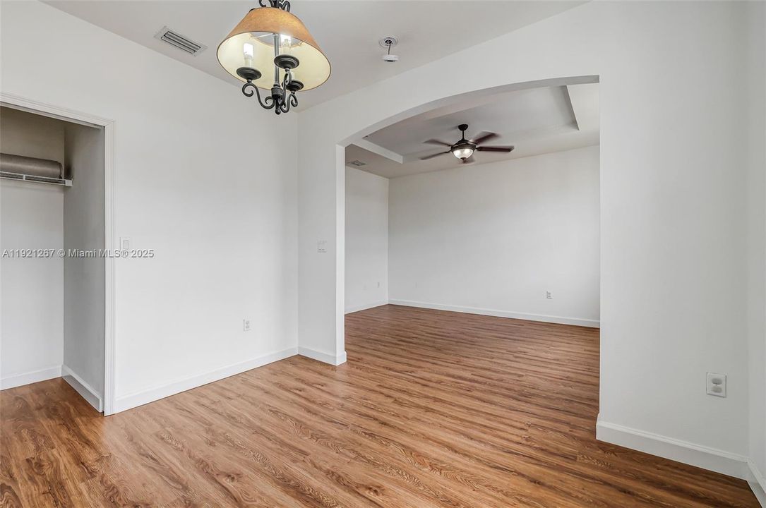 For Sale: $525,000 (3 beds, 2 baths, 1793 Square Feet)