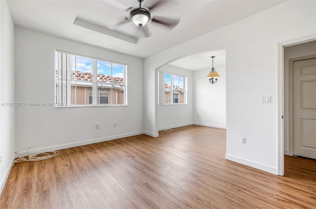 For Sale: $525,000 (3 beds, 2 baths, 1793 Square Feet)