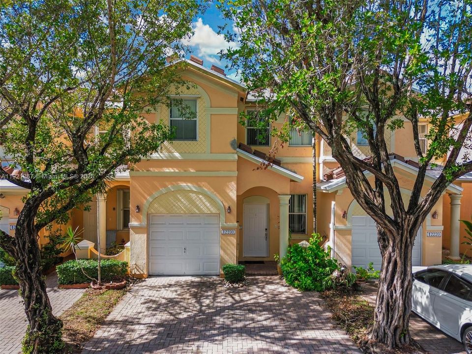 For Sale: $525,000 (3 beds, 2 baths, 1793 Square Feet)