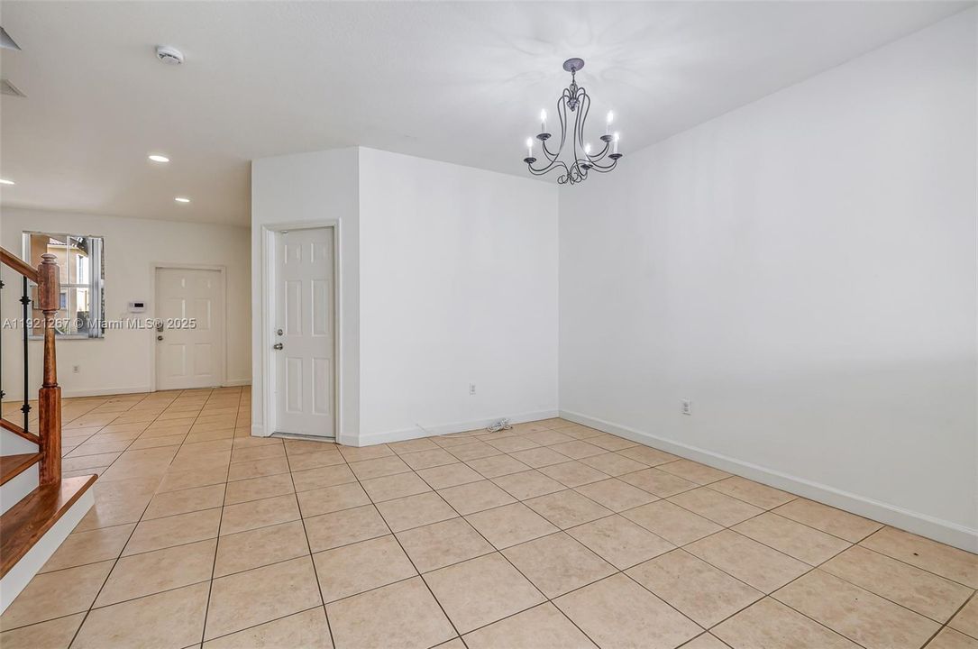 For Sale: $525,000 (3 beds, 2 baths, 1793 Square Feet)