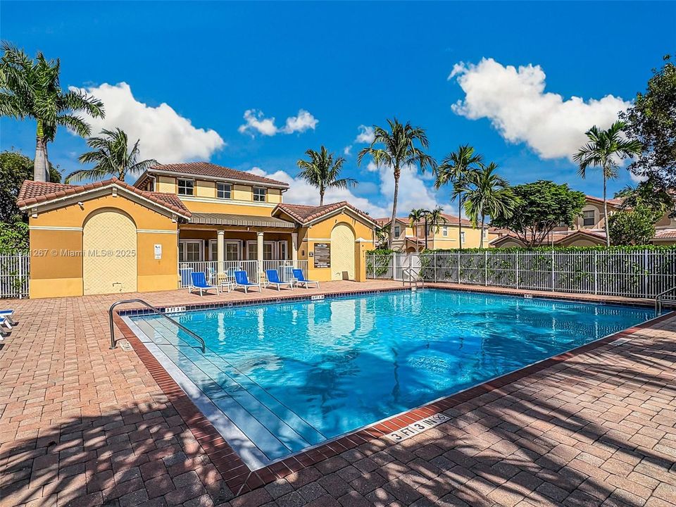 For Sale: $525,000 (3 beds, 2 baths, 1793 Square Feet)