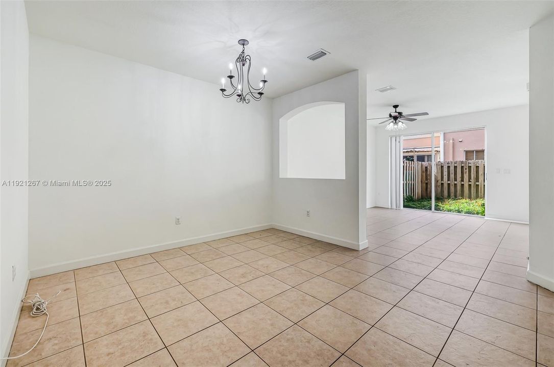 For Sale: $525,000 (3 beds, 2 baths, 1793 Square Feet)