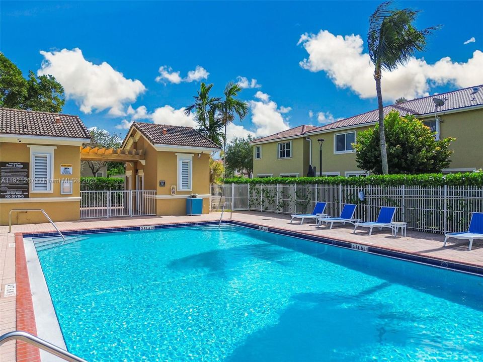 For Sale: $525,000 (3 beds, 2 baths, 1793 Square Feet)