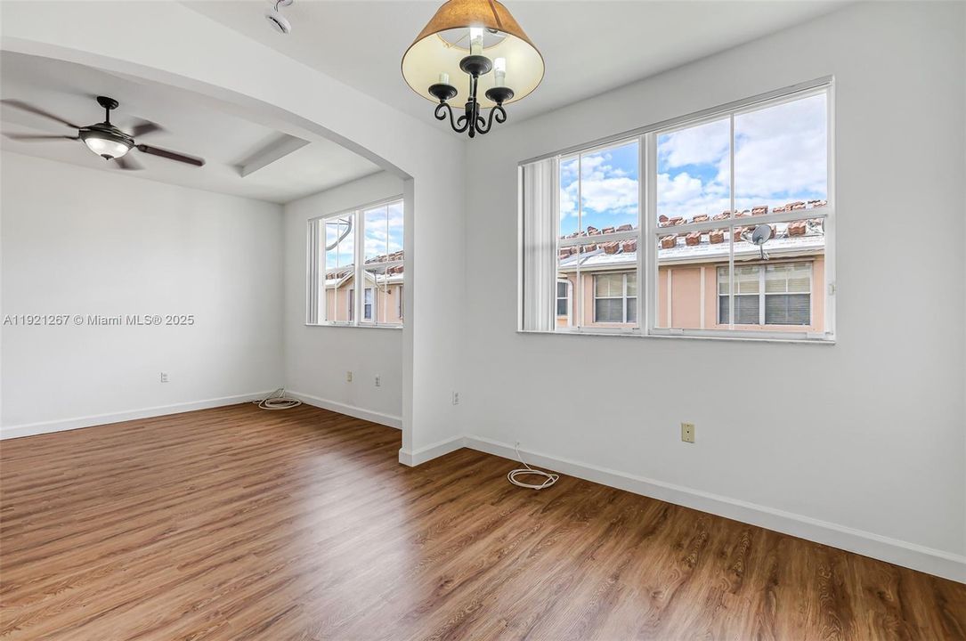 For Sale: $525,000 (3 beds, 2 baths, 1793 Square Feet)